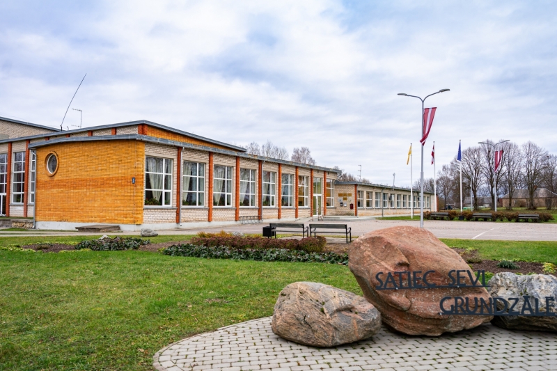 Grundzāles pagasta pārvalde un kultūras nams