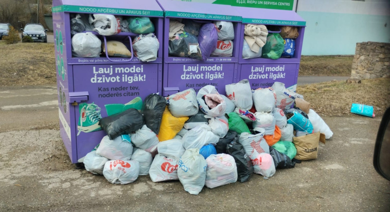 pilni konteineri