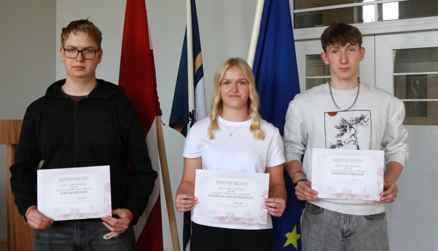 foto ar stipendiātiem