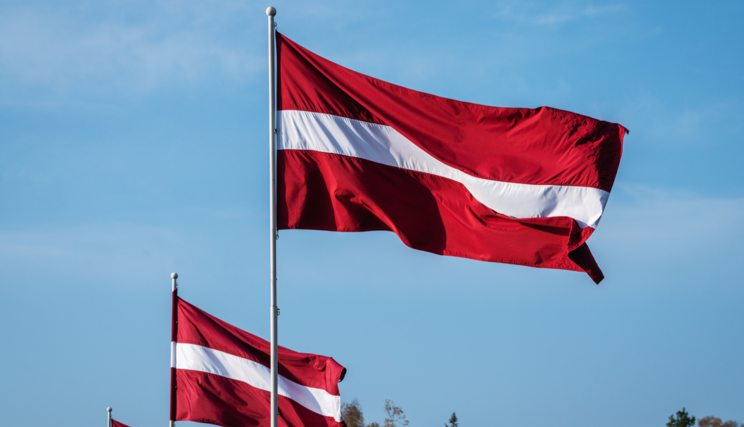 Latvijas_karogs