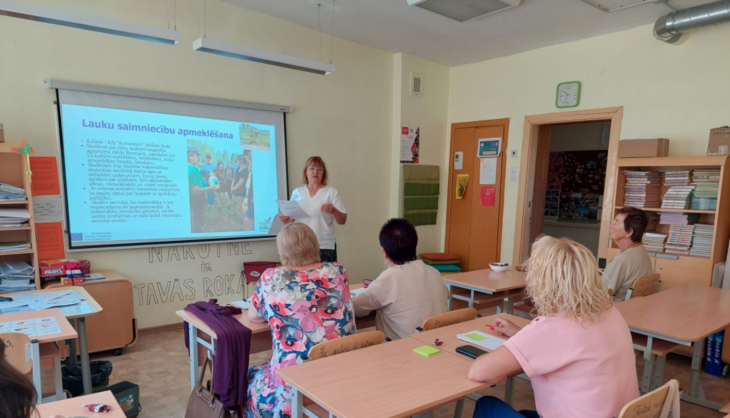 "Erasmus +"