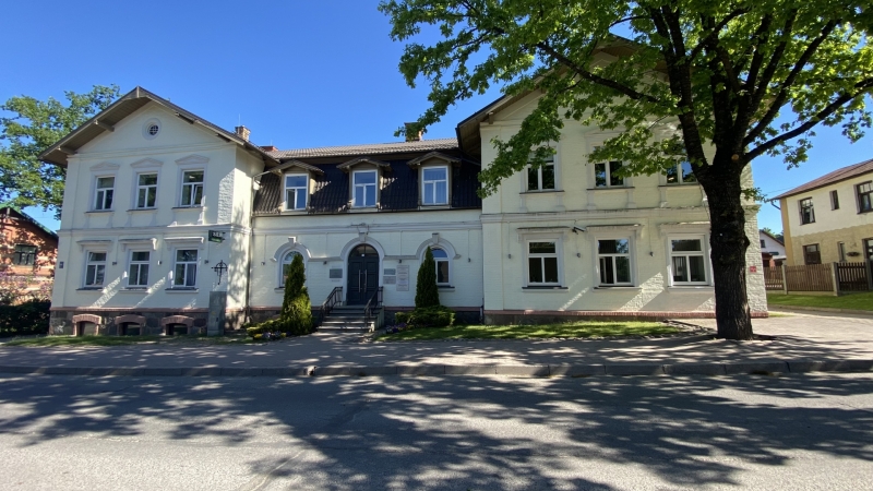 Smiltenes novada pašvaldības ēka, Dārza iela 11