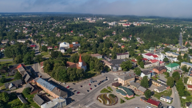 Smiltenes pilsēta no putna lidojuma