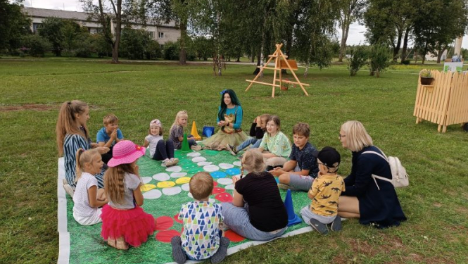 Biedrība “Vilkmuiža 2011” īstenojusi projektu “Alejas svētki”