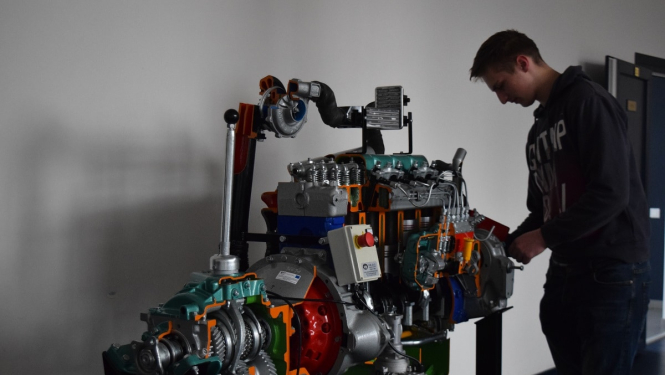 Smiltenes tehnikuma audzēkņa Uģa Āboliņa  debija “SkillsLatvia 2021” pusfinālā