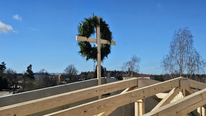 Spāru svētki jaunajā īres namā