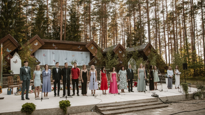 uz estrades kolektivs