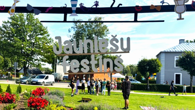 Jauniešu festiņš Apē