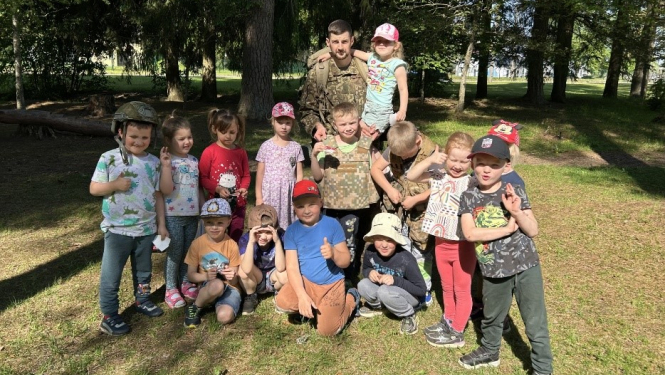 Bērni iepazīst profesijas