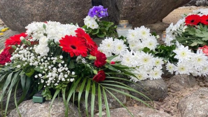 Pieminot politiski represētos un viņu ģimenes