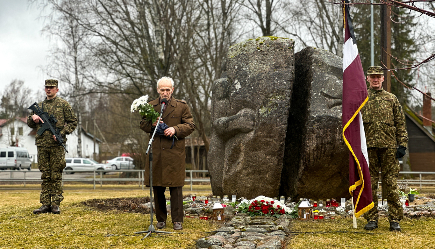 Upuru piemiņas pasākums pie "Šķeltās ģimenes"