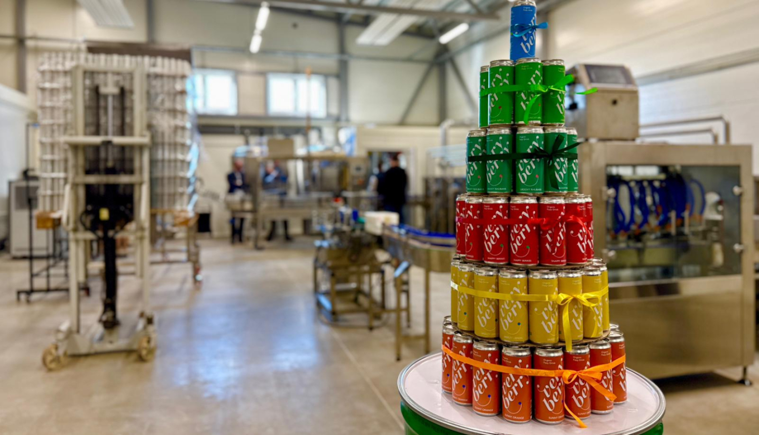 Very Berry jaunā dzērienu ceha atklāšana