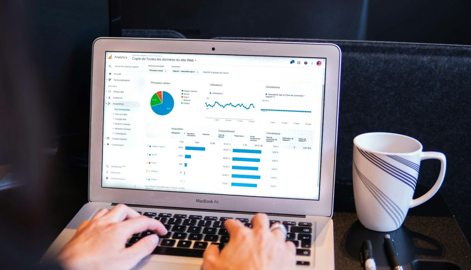 Dators ar diagrammām