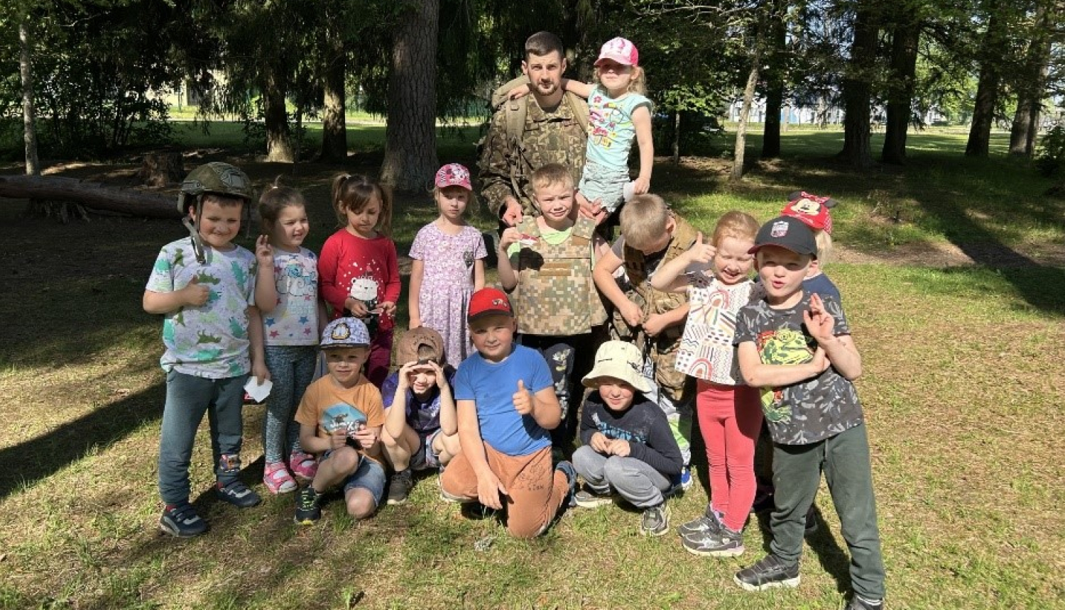 Bērni iepazīst profesijas