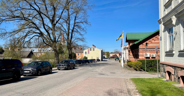 Smiltenē uz trim nedēļām slēgs Pils un Dārza ielas krustojumu