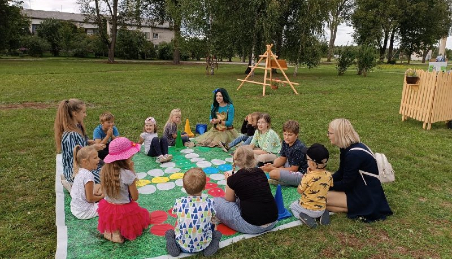 Biedrība “Vilkmuiža 2011” īstenojusi projektu “Alejas svētki”